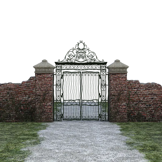 Ein verschlossenes Tor mit einer Backstein-Mauer